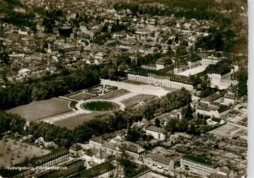 AK / Ansichtskarte LUDWIGSBURG  BW Residenzschloss Schlosspark Barockschloss Brunnen Luftbild Wohngebiet