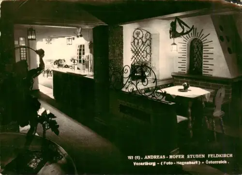 AK / Ansichtskarte Feldkirch Vorarlberg AT Andreas-Hofer-Stuben Restaurant Innenraum Schankraum Schmiedeeisen Tisch Stuhl Laterne
