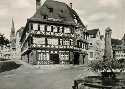 AK / Ansichtskarte Nagold Hotel-Post Fachwerkhaus Brunnen Marktplatz Schwarzwald Kirchturm