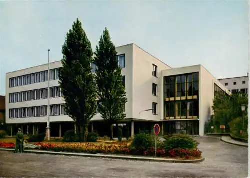 AK / Ansichtskarte BONN Rhein Bundeshaus Praesidentenfluegel Diplomatentribuene Verwaltungsgebaeude Wachposten Beete Pappeln