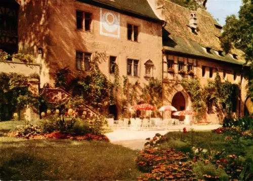 AK / Ansichtskarte Aschach Bad Bocklet Schloss-Aschach Museum Café Restaurant Garten Schlosshof Efeu Sonnenschirme