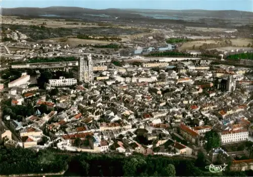 AK / Ansichtskarte TOUL 54 Meurthe-et-Moselle Kathedrale Kirche Altstadt Fluss Bruecke Luftaufnahme Daecher