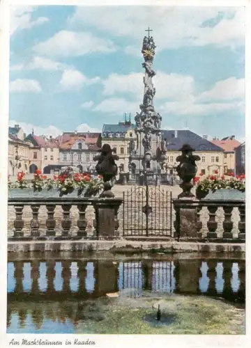 AK / Ansichtskarte Kaaden Eger Kadan Chomutov CZ Marktbrunnen Pestsaeule Marktplatz Brunnen Barockstaeule Rathausplatz
