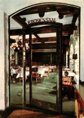 AK / Ansichtskarte Landskron Ruine Ossiachersee Kaernten AT Kronensaal Restaurant Café Gastraum Eingang Holzbalken Leuchter Tische
