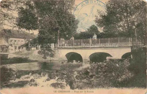AK / Ansichtskarte Le Chesnois-Auboncourt RETHEL 08 Ardennes Pont-sur-le-Foivre Bruecke Fluss Baeume Personen Wehr