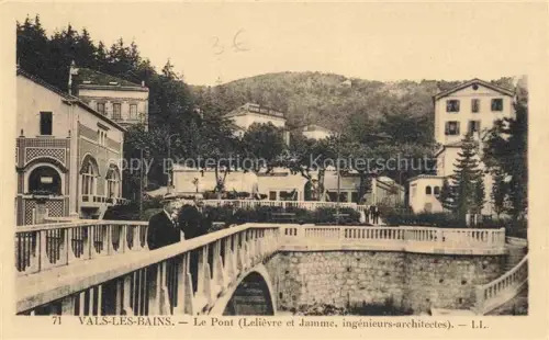 AK / Ansichtskarte Vals-les-Bains Largentiere 07 Ardeche Pont-Lelièvre-et-Jamme Bruecke Fluss Grand-Hôtel-des-Bains Baeume Maenner Kurgarten