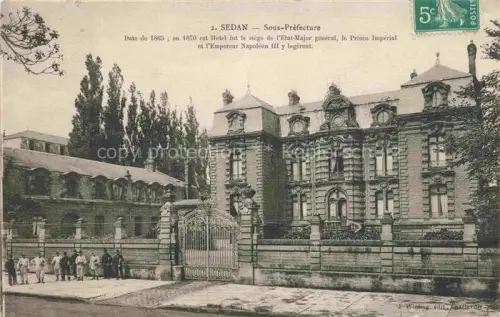AK / Ansichtskarte SEDAN 08 Ardennes Sous-Préfecture Verwaltungsgebaeude Tor Soldaten Garten Place-Turenne 1865