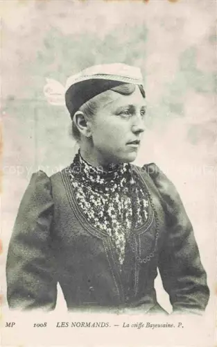 AK / Ansichtskarte BAYEUX 14 Calvados Coiffe-Bayeusaine Tracht Frau Normandie Haube Portrait Schmuck