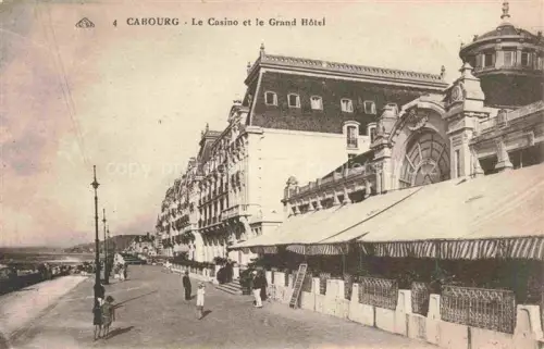 AK / Ansichtskarte CABOURG 14 Calvados Casino Grand-Hôtel Promenade Belle-Époque-Fassade Passanten