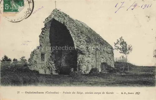 AK / Ansichtskarte OUISTREHAM Caen 14 Calvados Pointe-du-Siège Ancien-corps-de-Garde Ruine Kapellenruine Steingewoelbe Feld