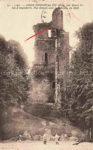 AK / Ansichtskarte VIRE 14 Calvados Donjon XII-siecle Henri-Ier Ruine Schlossruine Baeume Personen