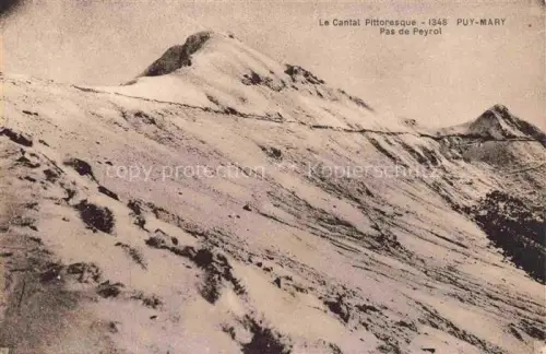 AK / Ansichtskarte Le Puy-Mary Montagne 1787m 15 Cantal Puy-Mary Pas-de-Peyrol Schnee Berggipfel Bergpfad Vulkan