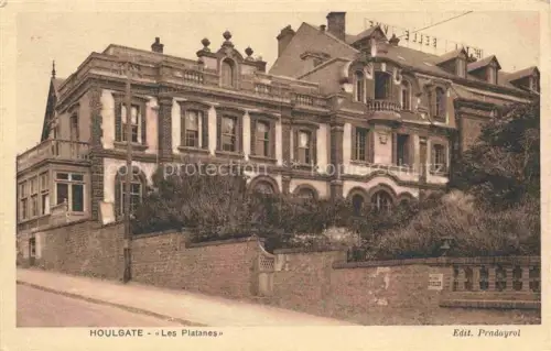 AK / Ansichtskarte HOULGATE Lisieux 14 Calvados Les-Platanes Villa Herrschaftshaus Backstein Garten Strassenszene