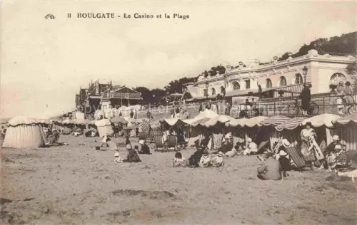 AK / Ansichtskarte HOULGATE Lisieux 14 Calvados Casino Plage Strand Badegaeste Sonnenschirme Strandkoerbe Meer