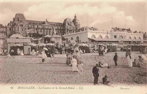 AK / Ansichtskarte HOULGATE Lisieux 14 Calvados Casino Grand-Hôtel Strand Badegaeste Strandkabinen Passanten Meer
