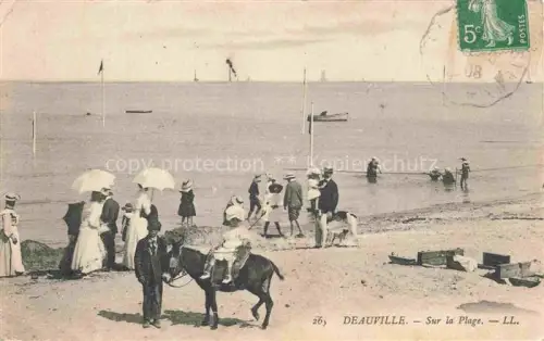 AK / Ansichtskarte DEAUVILLE-SUR-MER Lisieux 14 Calvados Strand Badegaeste Esel Sonnenschirme Boote Meer Strandurlauber