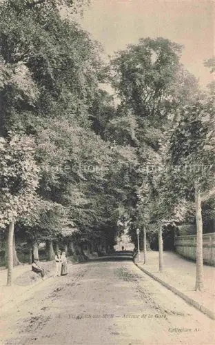 AK / Ansichtskarte VILLERS-SUR-MER Lisieux 14 Calvados Avenue-de-la-Gare Allee Baeume Frauen Promenade Kastanienallee