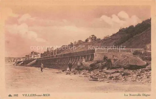 AK / Ansichtskarte VILLERS-SUR-MER Lisieux 14 Calvados Digue Strand Felsen Kueste Villen Huegel Spaziergaenger