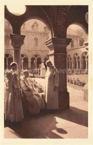 AK / Ansichtskarte LISIEUX 14 Calvados Moenche Kreuzgang Kloster Romanische-Arkaden Innenhof Brunnen Ordensmaenner