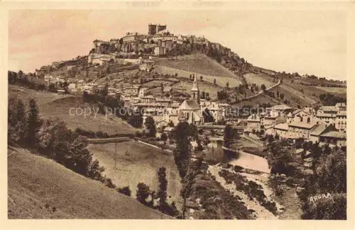 AK / Ansichtskarte SAINT-FLOUR 15 Cantal Kathedrale Felsen Huegel Fluss Altstadt Daecher Bruecke Baeume
