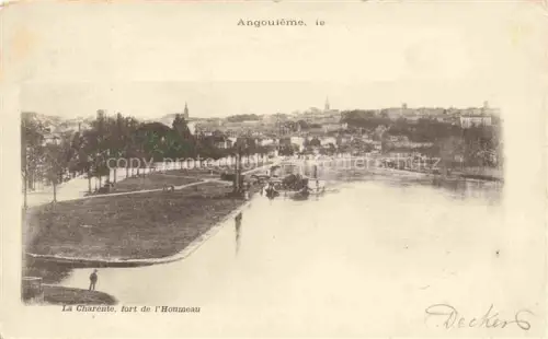 AK / Ansichtskarte ANGOULEME 16 Charente Charente-Houmeau Fluss Kai Schiffe Panorama Baeume Mann