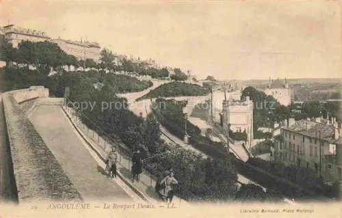AK / Ansichtskarte ANGOULEME 16 Charente Rempart-Desaix Promenade Stadtmauer Baeume Panorama Passanten Allee Wege