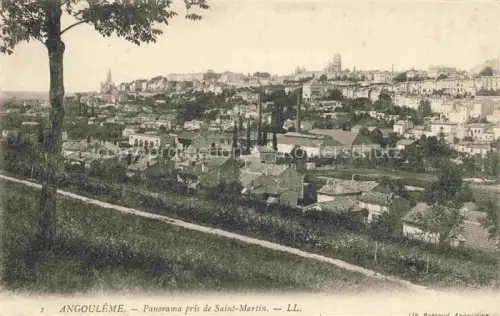 AK / Ansichtskarte ANGOULEME 16 Charente Saint-Martin Stadtpanorama Kirche Kathedrale Daecher Baeume Huegel Wohnhaeuser
