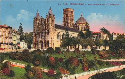 AK / Ansichtskarte ANGOULEME 16 Charente Cathédrale Kuppel Turm Fassade Romanik Park Garten Blumen Baeume