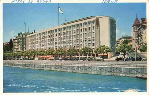 AK / Ansichtskarte Genf  GENEVE GE Hotel-du-Rhône Rhône Quai Fassade Autos Flagge Kirchturm