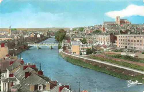 AK / Ansichtskarte LE MANS 72 Sarthe Sarthe Fluss Bruecke Vieux-Mans Kathedrale Altstadt Panorama Autos