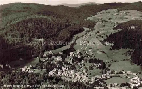 AK / Ansichtskarte Todtmoos Schwarzwald BW Hochschwarzwald Dorf Wald Felder Hotel Kurort Hochtal Wohnhaeuser