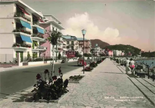AK / Ansichtskarte SESTRI LEVANTE Liguria IT Passeggiata-a-mare Promenade Meer Strand Strandhotels Laternenpfahl Blumen