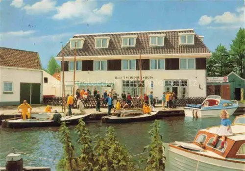 AK / Ansichtskarte Terhorne Friesland NL Hotel-t-Schippershuis Hafen Boote Motorboote Segelboot Kanal Tourismus