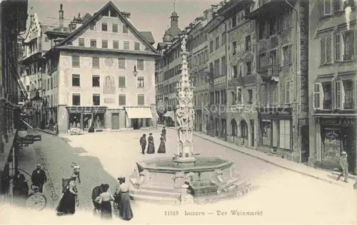 AK / Ansichtskarte LUZERN  LU Weinmarkt Brunnen Strassenszene Passanten Gruenderzeitgebaeude Geschaefte