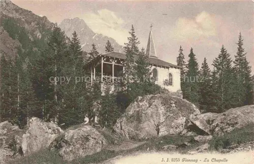 AK / Ansichtskarte Fionnay Entremont VS Chapelle Kapelle Tannen Berge Felsen Alpen Holzhaus