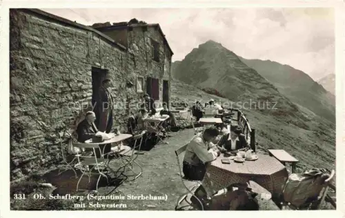AK / Ansichtskarte Schafberg Oberer Pontresina GR Segantinis-Sterbehaus Schwestern Berghuette Terrasse Berge Alpen Touristen