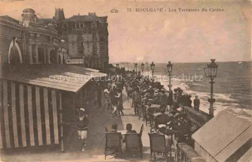 AK / Ansichtskarte HOULGATE Lisieux 14 Calvados Les-Terrasses-du-Casino Strandpromenade Meer Passanten Casino Laternen Strandkabinen