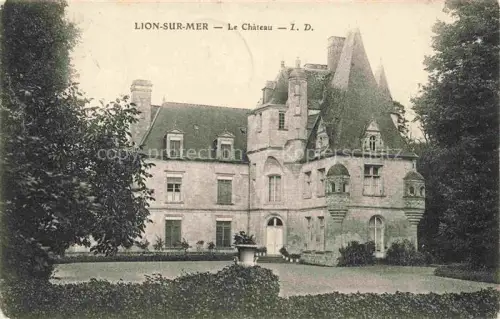 AK / Ansichtskarte Lion-sur-Mer CAEN 14 Calvados Le-Château Schloss Turm Park Baeume Fassade Reglement-d Infanterie