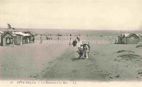 AK / Ansichtskarte RIVA-BELLA  Ouistreham CAEN 14 Calvados La-Descente-à-la-Mer Strandkabinen Kinderwagen Strand Meer Spaziergaenger