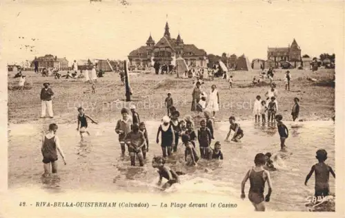 AK / Ansichtskarte RIVA-BELLA  Ouistreham CAEN 14 Calvados La-Plage-devant-le-Casino Casino Kinder Badegaeste Strand Wasser Badeszene