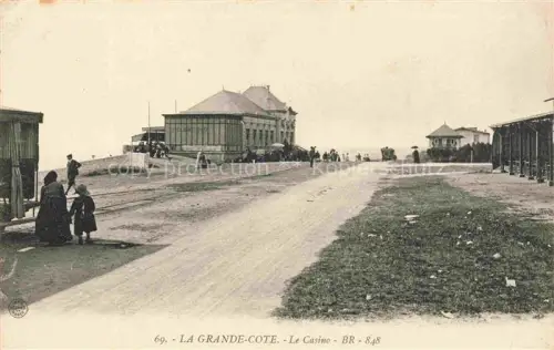 AK / Ansichtskarte La Grande Cote 17 Charente-Maritime Casino Promenade Passanten Strandgebaeude Kuestenweg Kinder