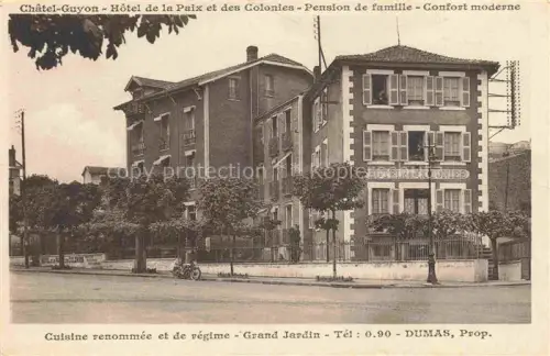 AK / Ansichtskarte Chatel-Guyon Chatelguyon 63 Puy-de-Dome Hôtel-de-la-Paix Hôtel-des-Colonies Pension-de-famille Motorrad Strassenlaterne Baeume