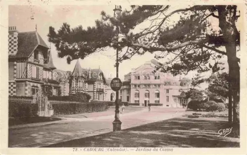 AK / Ansichtskarte CABOURG 14 Calvados Jardins-du-Casino Verkehrsschild Sens-Interdit Villa Fachwerk Strassenlaterne Kiefer