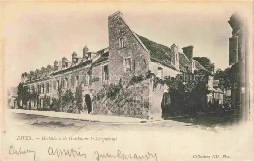 AK / Ansichtskarte Dives-sur-Mer CABOURG LISIEUX 14 Calvados Hostellerie-de-Guillaume-le-Conquérant Herberge Mittelalterliches-Gebaeude Backsteinbau Strassenszene