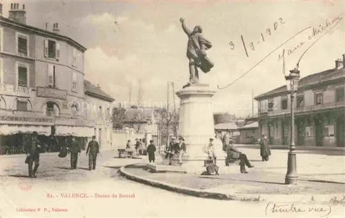 AK / Ansichtskarte VALENCE -SUR-RHONE 26 Drome Statue-de-Bancel Denkmal Platz Passanten Cafes-Bains Laeden