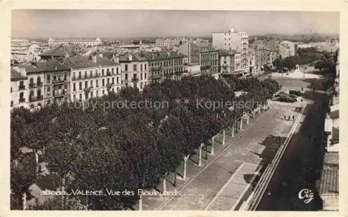AK / Ansichtskarte VALENCE -SUR-RHONE 26 Drome Vue-des-Boulevards Boulevards Platanen Stadtansicht Wohnhaeuser Autos