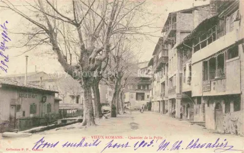 AK / Ansichtskarte Romans-sur-Isere VALENCE 26 Drome Vieux-Romans Quartier-de-la-Prèle Allee Platanen Asile-de-Nuit Altbauten Gasse