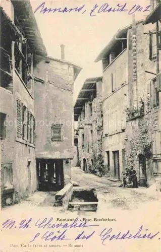 AK / Ansichtskarte Romans-sur-Isere VALENCE 26 Drome Rue-Rochefort Gasse Altbauten Brunnen Fachwerk Kopfsteinpflaster Frau
