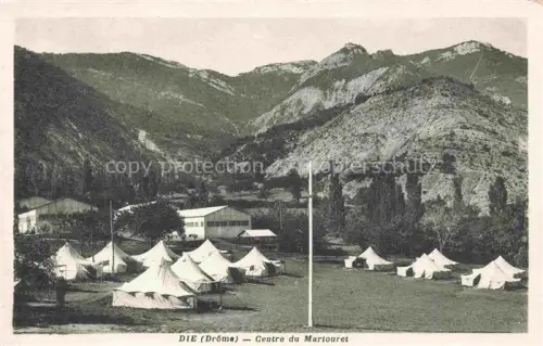 AK / Ansichtskarte DIE 26 Drome Centre-du-Martouret Zeltlager Berge Tal Baeume Gebaeude