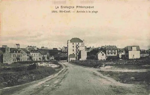 AK / Ansichtskarte St-Cast-le-Guildo DINAN 22 Cotes-d Armor Arrivée-à-la-Plage Grand-Hôtel Strasse Haeuser Strand Bretagne